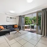 Beachside 2-Bed With Parking, Pool, Spa & Bbq