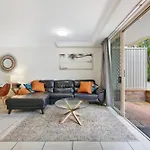 Beachside 2-Bed With Parking, Pool, Spa & Bbq