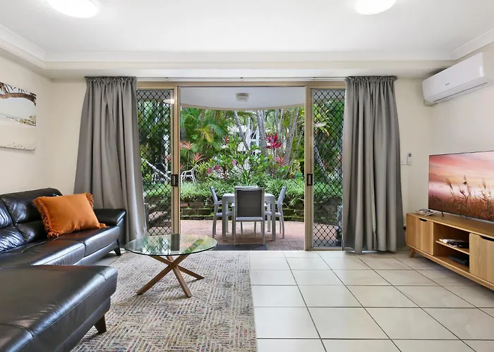 Beachside 2-Bed With Parking, Pool, Spa & Bbq