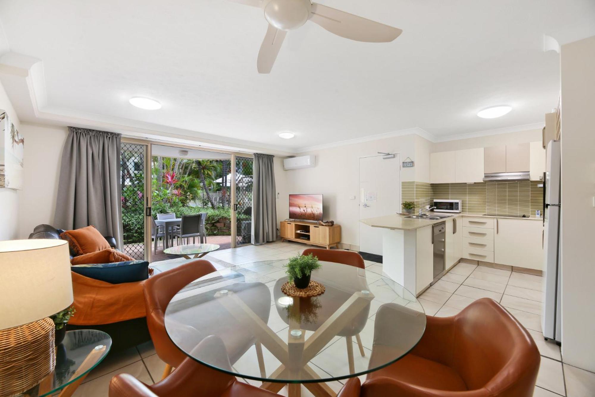 Beachside 2-bed With Parking, Pool, & Bbq *