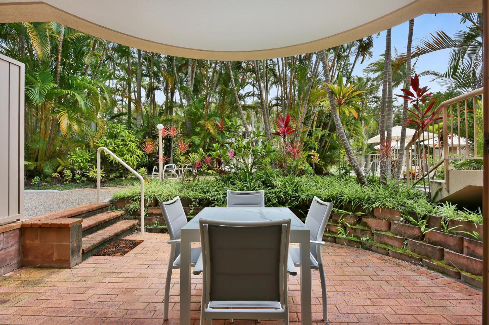 Beachside 2-bed With Parking, Pool, & Bbq Apartment Gold Coast